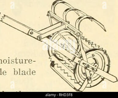 . Bolgiano in Capitol City Samen: Samen, erfolgreich zu sein. Baumschulen (Gartenbau) Kataloge, Leuchtmittel (Pflanzen) Kataloge Kataloge; Gemüse; Garten Werkzeuge Kataloge; Samen Kataloge Kataloge; Blumen; Geflügel Ausrüstungen und Zubehör Kataloge. T^. Für schnelle, einfache gründliche gar-dening die neue "Speedhoe" ist Effi zienz. Die rotierenden Messer die Klumpen zerfallen und lassen Sie eine Feuchtigkeitsbindenden Mulch, während das Handgemenge Blade alle Unkräuter erhält. Umgekehrt, die bodenfräse Zähne tun thor-ough tiefere Kultivierung. Sie sind wissenschaftlich konzipiert, der Boden leicht zu durchdringen und sind gehärtet und Temp. Stockfoto