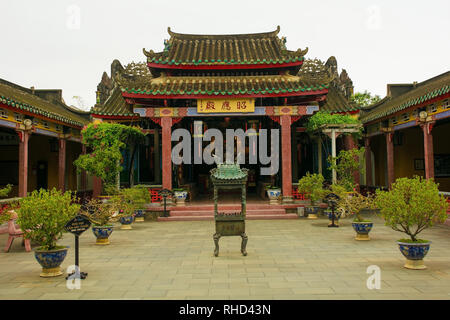 Die historische Hainan Montagehalle in der UNESCO-Zentrale vietnamesischen Stadt Hoi An Stockfoto