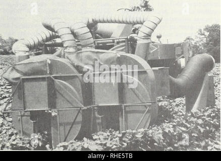 . Boll rüsselkäfer Unterdrückung, Verwaltung und Beseitigung Technologie: Verfahren der Konferenz, Februar 13-15, 1974, Memphis, Tennessee. Boll Rüsselkäfer, Kontrolle, Kongresse. Abbildung 1: Position der Felder intensiv in den Zonen I und II die Stichprobe 1973 PBWEE.. Abbildung 2.- McCoy Insekt - Sammeln von Maschine in intensive Probenahme, PBWEE verwendet, Southern Mississippi, 1973. 109. Bitte beachten Sie, dass diese Bilder sind von der gescannten Seite Bilder, die digital für die Lesbarkeit verbessert haben mögen - Färbung und Aussehen dieser Abbildungen können nicht perfekt dem Original ähneln. extrahiert. I. in der Forschung Stockfoto