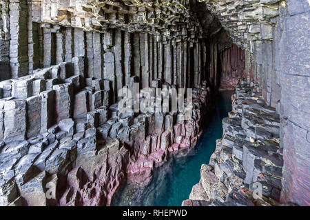 Blick in das Innere des Fingal Höhle auf der Insel Staffa Inneren Hebriden Schottland Großbritannien Stockfoto