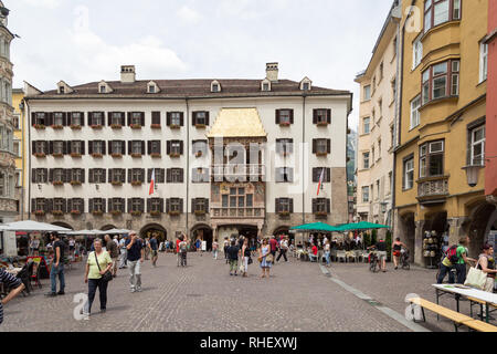 Goldenes Dachl in der Altstadt von Innsbruck, Österreich Stockfoto
