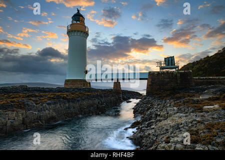 Rubha nan Gall Leuchtturm auf der Insel Mull bei Sonnenaufgang eingefangen. Stockfoto