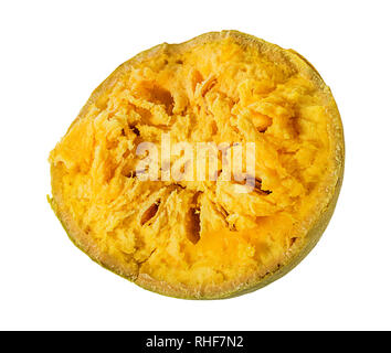 Bael Früchte oder Holz Apfel Obst (Aegle marmelos) auf weißem Hintergrund Stockfoto