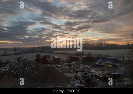 Eine hässliche Website in der wunderschönen englischen Landschaft Stockfoto