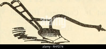 . Bolgiano in Capitol City Seeds: 1938. Baumschulen (Gartenbau) Kataloge, Leuchtmittel (Pflanzen) Kataloge Kataloge; Gemüse; Garten Werkzeuge Kataloge; Samen Kataloge Kataloge; Blumen; Geflügel Ausrüstungen und Zubehör Kataloge. Syrakus Pflüge eingerichtet mit 6 Schaufeln ausgestattet mit 8 Schaufeln $ 73,75 77.75. Bitte beachten Sie, dass diese Bilder sind von der gescannten Seite Bilder, die digital für die Lesbarkeit verbessert haben mögen - Färbung und Aussehen dieser Abbildungen können nicht perfekt dem Original ähneln. extrahiert. F. W. Bolgiano&amp; Co; Henry G. Gilbert Baumschule und Saatgut Handel Katalog Collecti Stockfoto