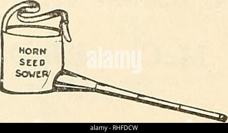. Bolgiano in Capitol City Seeds: 1937 48th Jahr. Baumschulen (Gartenbau) Kataloge, Leuchtmittel (Pflanzen) Kataloge Kataloge; Gemüse; Garten Werkzeuge Kataloge; Samen Kataloge Kataloge; Blumen; Geflügel Ausrüstungen und Zubehör Kataloge. Der SÄMANN, STREUT gleichmäßig. Bindegarn. Bitte beachten Sie, dass diese Bilder sind von der gescannten Seite Bilder, die digital für die Lesbarkeit verbessert haben mögen - Färbung und Aussehen dieser Abbildungen können nicht perfekt dem Original ähneln. extrahiert. F. W. Bolgiano&amp; Co; Henry G. Gilbert Baumschule und Saatgut Handel Katalog Kollektion. Washington, DC: Stockfoto