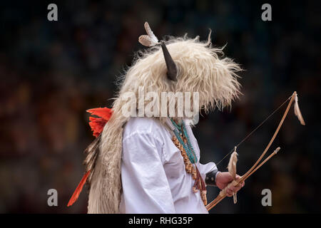 Albuquerque, NM, USA. Foto am 26.05.2018. Native American zeremoniellen Tänzerin in authentischen Kostümen. Stockfoto