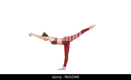 Tuladandasana oder Balancing Stocksitz ist eine fortgeschrittene yoga Körperhaltung durch schönen Yogi Frau auf weißem Hintergrund. Stockfoto