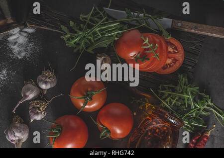 Delish Olivenöl mit Chili im Inneren, frisch und würzig Stockfoto