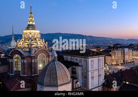 Turin Skyline mit Mole Antonelliana und Guarini Dom Dom Stockfoto