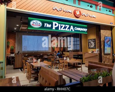 Chon Buri, Thailand - Dezember 21, 2018: Außenansicht des Pizzaservice Restaurant mit Kunden, Stift 21 Pattaya Branch. Stockfoto