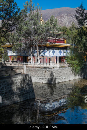 Das 18. Jahrhundert Truzing Pavillon, ein Rückzugsort für Der 13. Dalai Lama im Norbulingka Sommerpalast, Lhasa Stockfoto