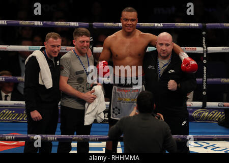 London, Großbritannien. 2. Feb 2019. Boxen, Europäischen Super-Welterweight Meisterschaft, Sergio Garcia gegenüber Ted Cheeseman; Fabio Wardley mit seinem Team Credit: Aktion Plus Sport Bilder/Alamy leben Nachrichten Stockfoto