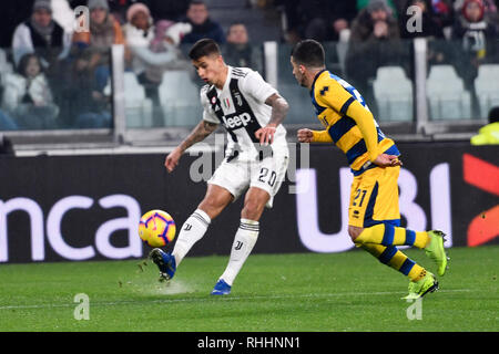 Turin, Italien. 2. Feb 2019. João Cancelo (Juventus FC) während der Serie ein Fußballspiel zwischen FC Juventus und Parma Calcio 1913 bei der Allianz Stadion am 2. Februar 2019 in Turin, Italien. Quelle: FABIO UDINE/Alamy leben Nachrichten Stockfoto