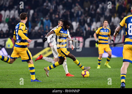 Turin, Italien. 2. Feb 2019. Gervinho (Parma Calcio 1913) Während der Serie ein Fußballspiel zwischen FC Juventus und Parma Calcio 1913 bei der Allianz Stadion am 2. Februar 2019 in Turin, Italien. Quelle: FABIO UDINE/Alamy leben Nachrichten Stockfoto