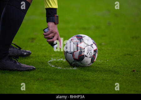 Leverkusen, Deutschland. 2. Feb 2019. Bundesliga, Spieltag 20, Bayer 04 Leverkusen vs FC Bayern Muenchen: Schiedsrichter Tobias Stieler Credit: Jürgen Schwarz/Alamy leben Nachrichten Stockfoto