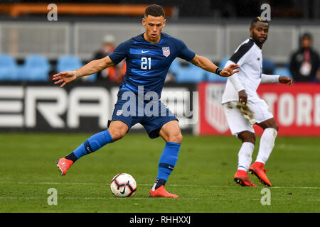 San Jose, Kalifornien, USA. 2 Feb, 2019. Usa vorwärts Christian Ramirez (21), die in Aktion während der Internationalen freundlich Fußballspiel zwischen Costa Rica und den Vereinigten Staaten bei Avaya im Stadion in San Jose, Kalifornien. Chris Brown/CSM *** korrigiert eine frühere Version unter einer falschen Überschrift Gutschrift eingereicht: Csm/Alamy leben Nachrichten Stockfoto