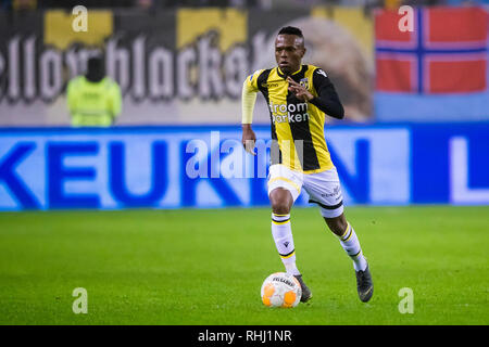 ARNHEM, Vitesse - SC Heerenveen 2-2, 02-02-2019 Fußball, niederländischen Eredivisie Saison 2018 - 2019, Stadion de Gelredome, Vitesse player Thulani Serero Stockfoto