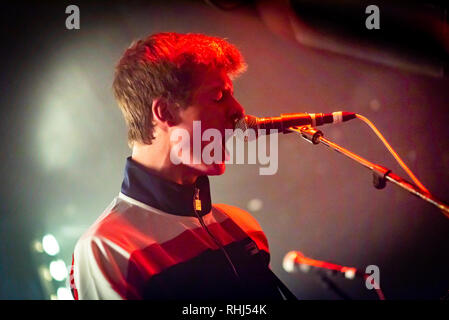 Edinburgh, Großbritannien. 2. Februar 2019. Glasgow band Schwere Rapids führen an iconic Edinburgh Veranstaltungsort Sneaky Pete's als Teil der Unabhängigen Veranstaltungsort Woche 2019. Credit: Andy Catlin/Alamy Live News Credit: Andy Catlin/Alamy leben Nachrichten Stockfoto