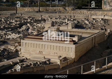 Ein Modell des Herodes Tempel und Jerusalem in der Zeit des Zweiten Tempels, wie es vor der Zerstörung durch die Römer im Jahr 66 CE, auf dem Campus der Israel Museum in Jerusalem gelegt Stockfoto