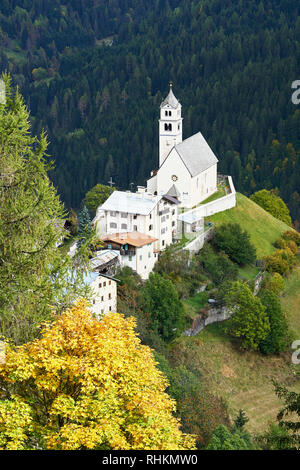 Chiesa di Santa Lucia von Colle Santa Lucia in den Dolomiten, Belluno, Venetien, Italien. Stockfoto