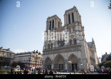 PARIS, Frankreich, 16. Oktober 2018: Römisch-katholische Kathedrale Notre Dame de Paris (1345) / Stockfoto