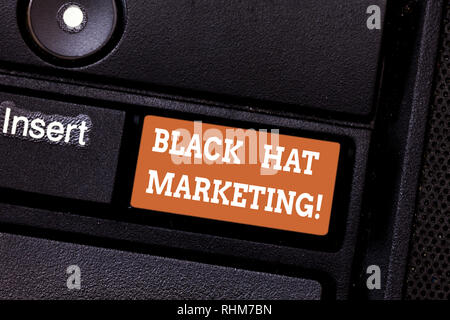 Schreiben Hinweis zu schwarzen Hut Marketing. Business foto Präsentation Suche Optimierung beinhaltet Design Website gefunden werden einfach Taste der Tastatur Absicht, Stockfoto