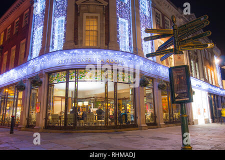 Bettys Cafe & Tearooms im Zentrum von York Stockfoto