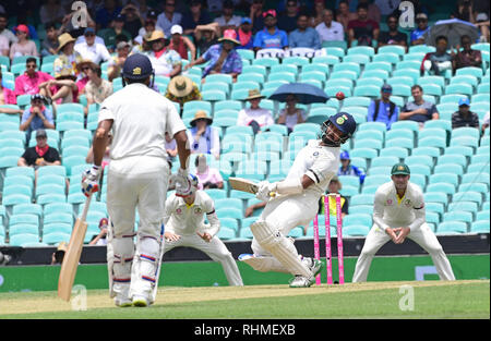 Indien dominiert der erste Tag der abschließenden Test gegen Australien durch ein Jahrhundert von Cheteshwar Pujara bietet: Cheteshwar Pujara Wo: Sydney, Australien: 03 Jan 2019 Credit: WENN.com Stockfoto