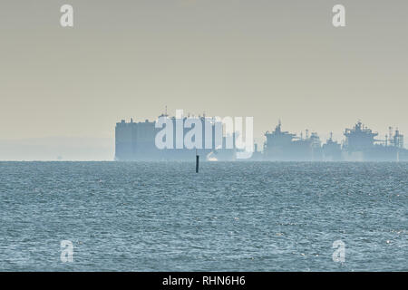 Die EUKOR Car Carrier Schiff, morgen Frieden, in den Hafen von Southampton, UK. Stockfoto