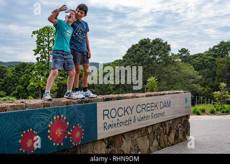 Rocky Creek Dam, Regenwald und Wasser finden, New South Wales, Australien Stockfoto