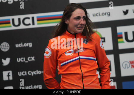 02-02-2019: WK WIELRENNEN: Veldrijden: Bogense: Lucinda Marke emotioneel na het Halen van de zilver Medaille Credit: Orange Bilder vof/Alamy leben Nachrichten Stockfoto