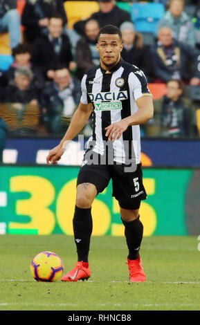 Udine, Italien. 03 Feb, 2019. Foto LaPresse/Andrea Bressanutti 03.02.2019 Udine (Italia) Sport Calcio Udinese vs Fiorentina - Campionato di calcio Serie A 22^ Giornata - Stadio" Dacia Arena" Nella Foto: LaPresse EKONG Foto/Andrea Bressanutti 03 Februar, 2019 Udine (Italien) Sport Fussball Udinese vs Fiorentina - Italienische Fußball-Liga einen 22^Tag - "Dacia Arena" Stadion der Pic: EKONG Credit: LaPresse/Alamy leben Nachrichten Stockfoto