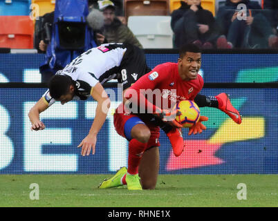 Udine, Italien. 03 Feb, 2019. Foto LaPresse/Andrea Bressanutti 03.02.2019 Udine (Italia) Sport Calcio Udinese vs Fiorentina - Campionato di calcio Serie A 22^ Giornata - Stadio" Dacia Arena" Nella Foto: lafont Foto LaPresse/Andrea Bressanutti 03 Februar, 2019 Udine (Italien) Sport Fussball Udinese vs Fiorentina - Italienische Fußball-Liga einen 22^Tag - "Dacia Arena" Stadion der Pic: lafont Credit: LaPresse/Alamy leben Nachrichten Stockfoto