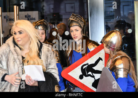 London, Großbritannien. 03 Feb, 2019. Kommt an das Zicklein, das König am 3. Februar 2019 im Odeon Luxe Leicester Square, London, UK. Bild Capital/Alamy leben Nachrichten Stockfoto