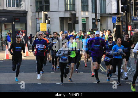 London, Großbritannien. 03 Feb, 2019. Das Team hinter den Kulissen ist eine Firma, die menschliche Rasse (www.humanrace.co.uk) die Teilnahme Veranstaltungen seit fast 30 Jahren, begann mit dem Royal Windsor Triathlon und eine äußerst harte Duathlon der BallBuster um Box Hill im Jahr 1991 genannt. Credit: Ashok Saxena/Alamy leben Nachrichten Stockfoto