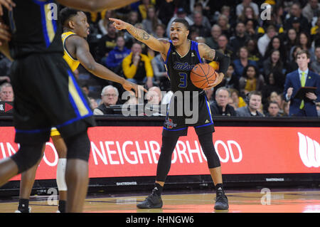 Wichita, Kansas, USA. 02 Feb, 2019. Tulsa goldenen Hurrikan guard Elia Joiner (3) leitet die Handlung während der NCAA Basketball Spiel zwischen den Tulsa Golden Hurrikane und die Wichita State Shockers an Charles Koch Arena in Wichita, Kansas. Kendall Shaw/CSM/Alamy leben Nachrichten Stockfoto