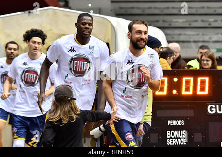 Turin, Italien. 03 Feb, 2019. Während der lega BASKET SERIE A 2018/19 basketball Match zwischen FIAT AUXILIUM TORINO vs GRISSIN BON REGGIO EMILIA bei PalaVela 3 Februar, 2019 in Turin, Italien. Quelle: FABIO UDINE/Alamy leben Nachrichten Stockfoto