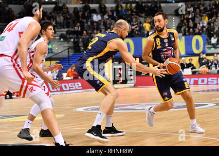 Turin, Italien. 03 Feb, 2019. Giuseppe Poeta (auxilium Fiat Torino) während der lega BASKET SERIE A 2018/19 basketball Match zwischen FIAT AUXILIUM TORINO vs GRISSIN BON REGGIO EMILIA bei PalaVela 3 Februar, 2019 in Turin, Italien. Quelle: FABIO UDINE/Alamy leben Nachrichten Stockfoto