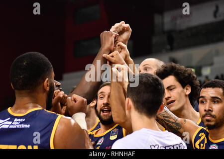 Turin, Italien. 03 Feb, 2019. Während der lega BASKET SERIE A 2018/19 basketball Match zwischen FIAT AUXILIUM TORINO vs GRISSIN BON REGGIO EMILIA bei PalaVela 3 Februar, 2019 in Turin, Italien. Quelle: FABIO UDINE/Alamy leben Nachrichten Stockfoto