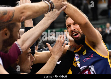 Turin, Italien. 03 Feb, 2019. Giuseppe Poeta (auxilium Fiat Torino) während der lega BASKET SERIE A 2018/19 basketball Match zwischen FIAT AUXILIUM TORINO vs GRISSIN BON REGGIO EMILIA bei PalaVela 3 Februar, 2019 in Turin, Italien. Quelle: FABIO UDINE/Alamy leben Nachrichten Stockfoto