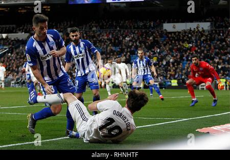 Madrid, Spanien. 03 Feb, 2019. Fußballspiel zwischen Real Madrid und Alaves der 2018/2019 die Spanische Liga, im Santiago Bernabeu, Madrid. (Foto: Jose L. Cuesta/261/Cordon drücken). Odriozola Credit: CORDON Cordon Drücken Sie die Taste/Alamy leben Nachrichten Stockfoto