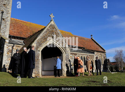 West Newton, Norfolk, Großbritannien. 3. Februar, 2019. Königin Elizabeth II. besucht Sonntag morgen Service an St. Peter und Paul Kirche in West Newton, Norfolk, am 3. Februar 2019. Credit: Paul Marriott/Alamy leben Nachrichten Stockfoto