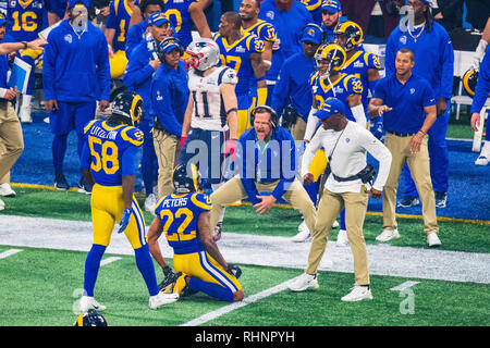 Atlanta, Georgia, USA. 03 Feb, 2019. Los Angeles Rams cornerback Marcus Peters (22) nach einem Pass während der Super Bowl LIII zwischen den Los Angeles Rams und die New England Patriots am Sonntag, den 3. Februar 2019 bei Mercedes-Benz-Stadion in Atlanta, GA. Jakob Kupferman/CSM Credit: Cal Sport Media/Alamy leben Nachrichten Stockfoto