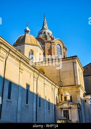 Kuppel der Kathedrale Kirche San Giovanni. Blick von der Piazza Piazza San Giovanni. Turin, Piemont, Italien. Stockfoto