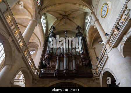 Die Orgel in der Kirche von St. Etienne-du-Mont. Paris. Frankreich Stockfoto