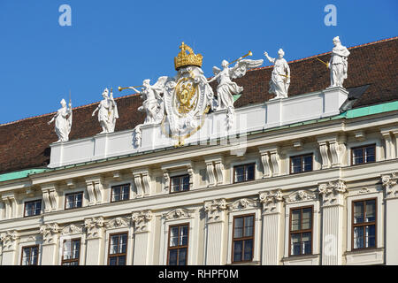 Attika der kaiserlichen Kanzlei Flügel (reichskanzleitrakt), Hofburg in Wien, Österreich Stockfoto