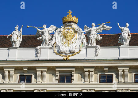 Attika der kaiserlichen Kanzlei Flügel (reichskanzleitrakt), Hofburg in Wien, Österreich Stockfoto