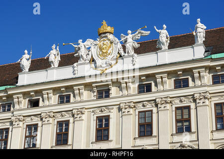 Attika der kaiserlichen Kanzlei Flügel (reichskanzleitrakt), Hofburg in Wien, Österreich Stockfoto