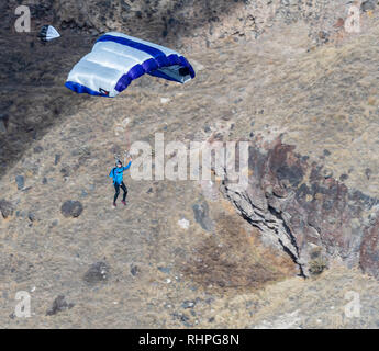 Marieta Nicolls BASE Springen die Perrine Bridge in Twin Falls, Idaho Stockfoto